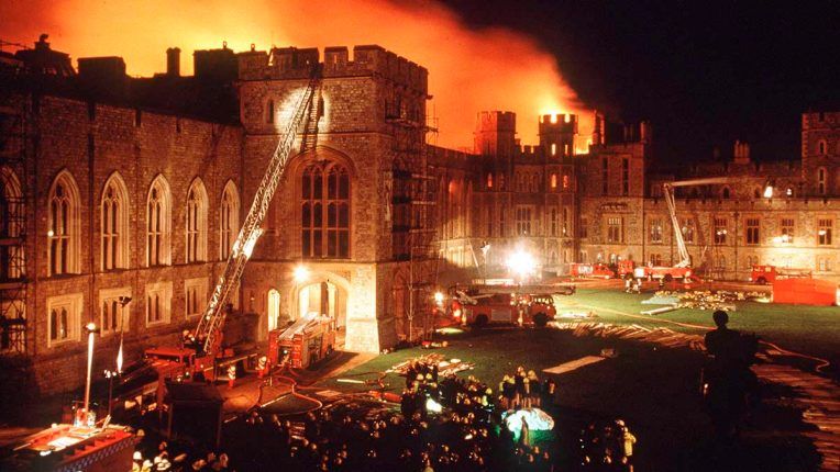 Windsor Castle burns on 20 November 1992